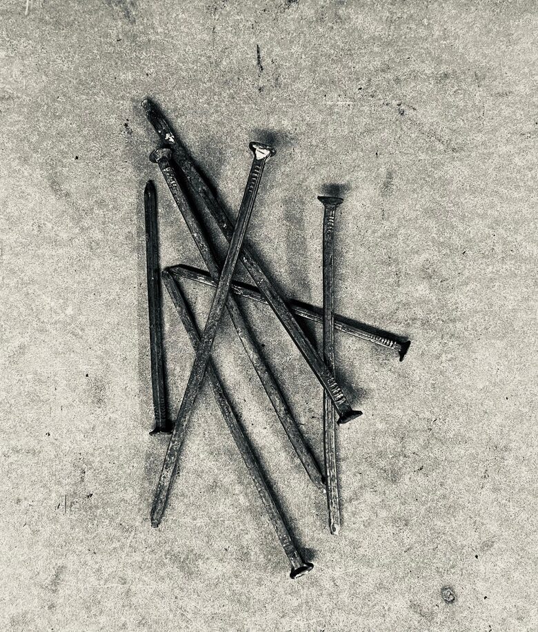 Kantainās naglas